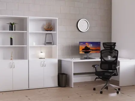 Heavy-duty office chair with reinforced frame and high weight capacity.